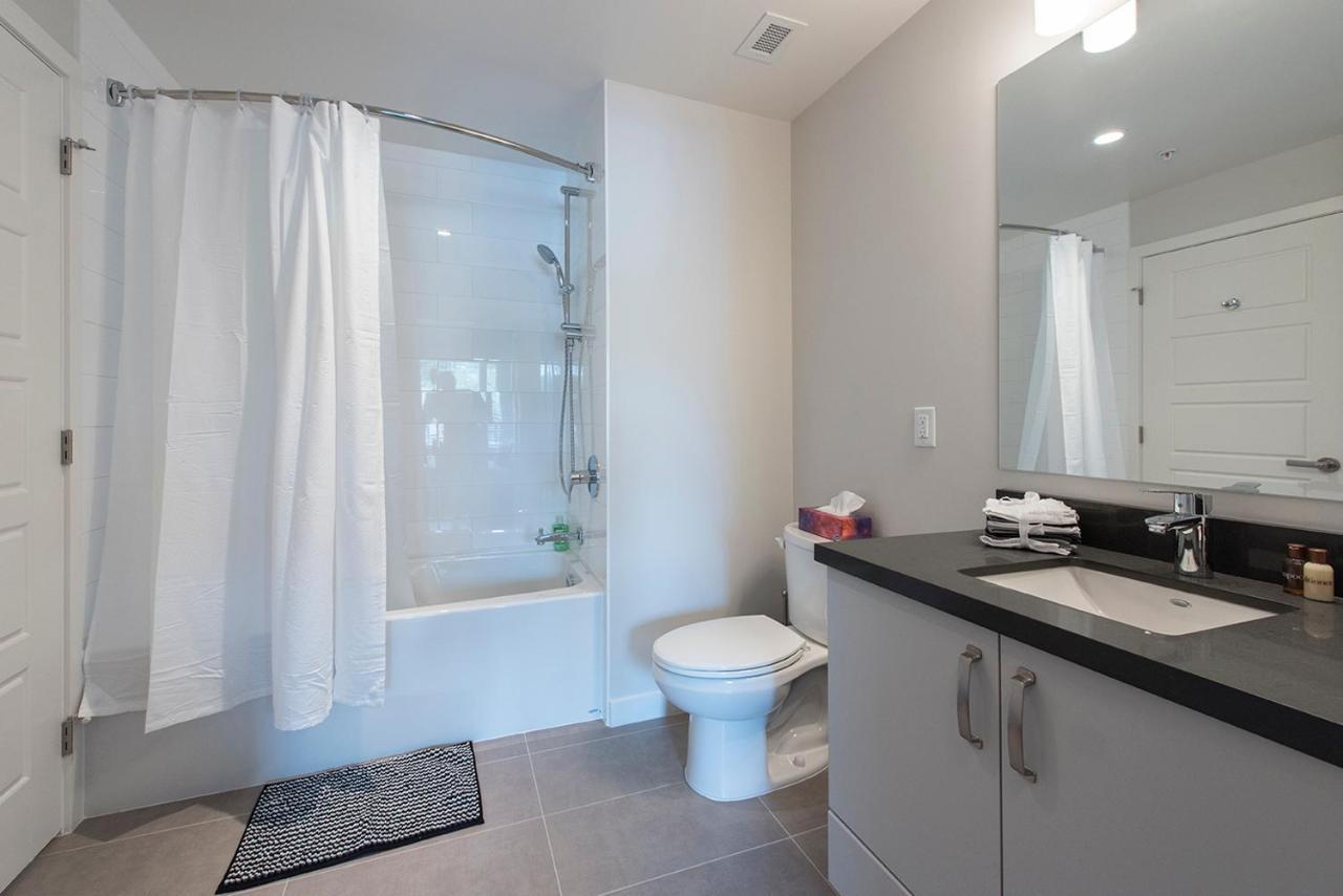 Lower Lonsdale Aprtment North Vancouver Bagian luar foto